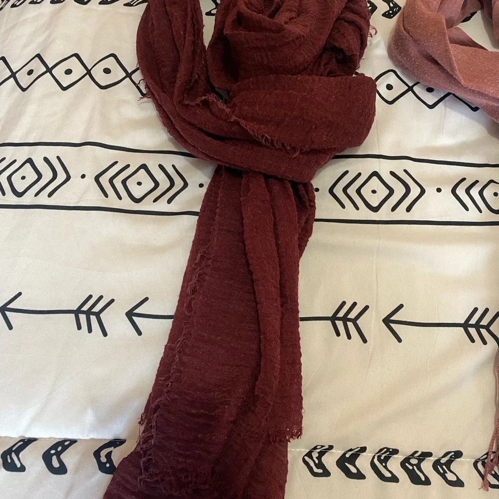 Scarves - Picture 4 of 4